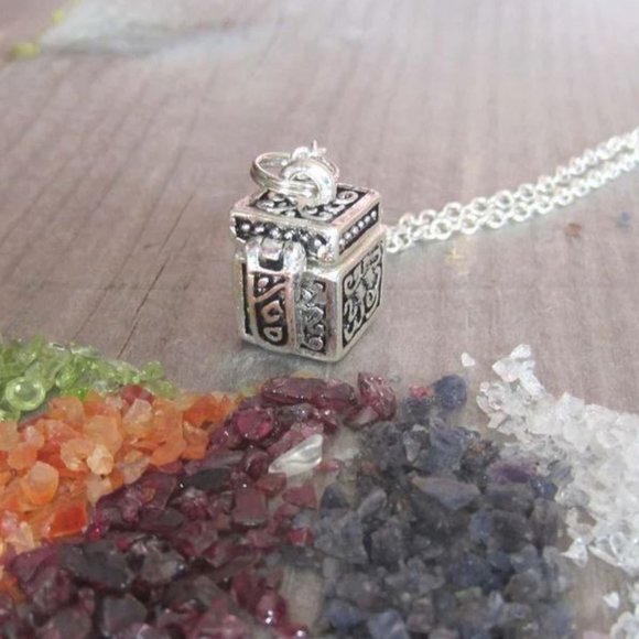 Tarot Magic Prayer Locket Spell Box Witch Necklace - Picture 3 of 4